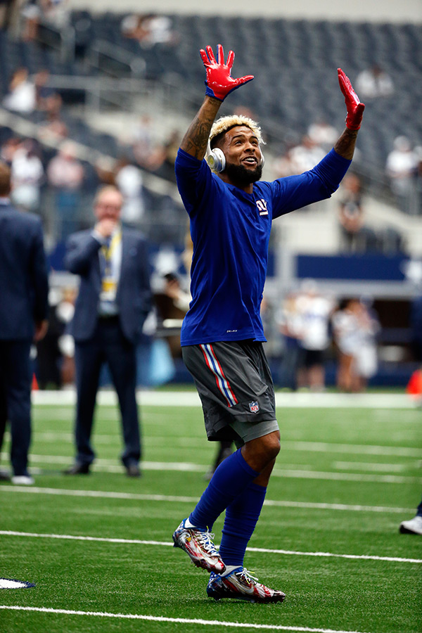 Odell Beckham Jr. gets ready for kickoff with a pre-game dance