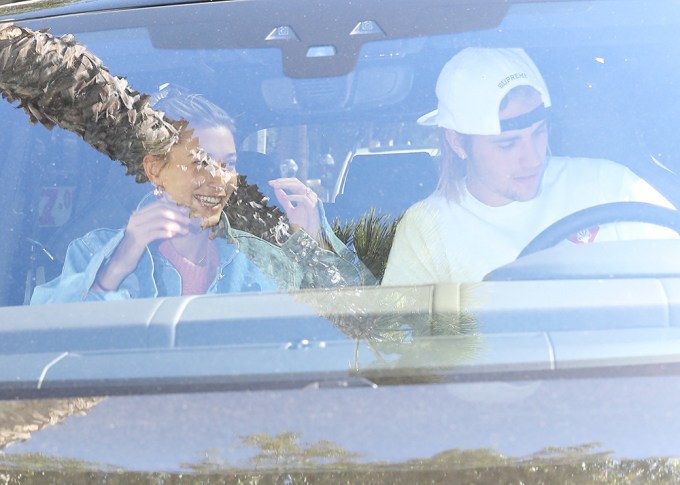 Justin Bieber & Hailey Baldwin in a car