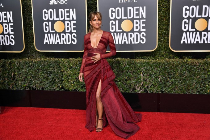 Sexiest Golden Globe Awards Dresses Of All-Time