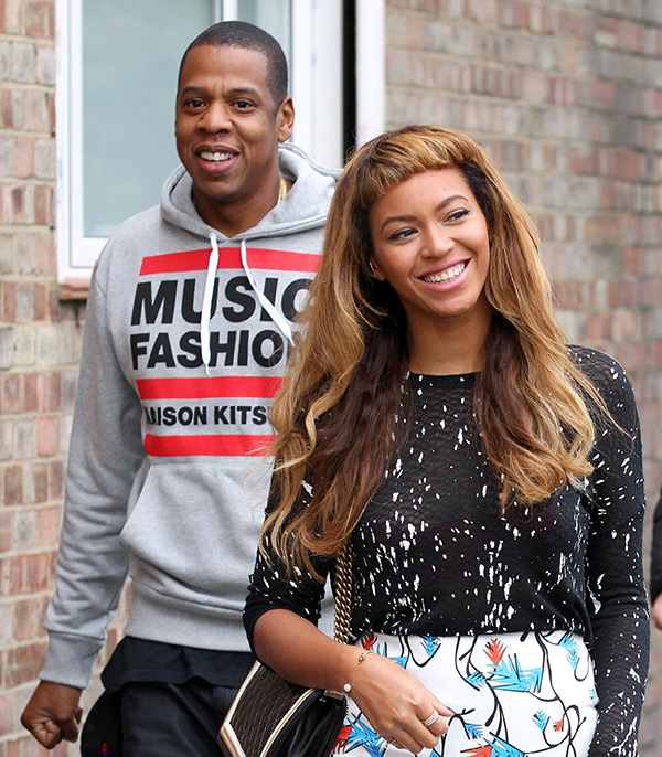 Jay-Z & Beyonce Are All Smiles In London