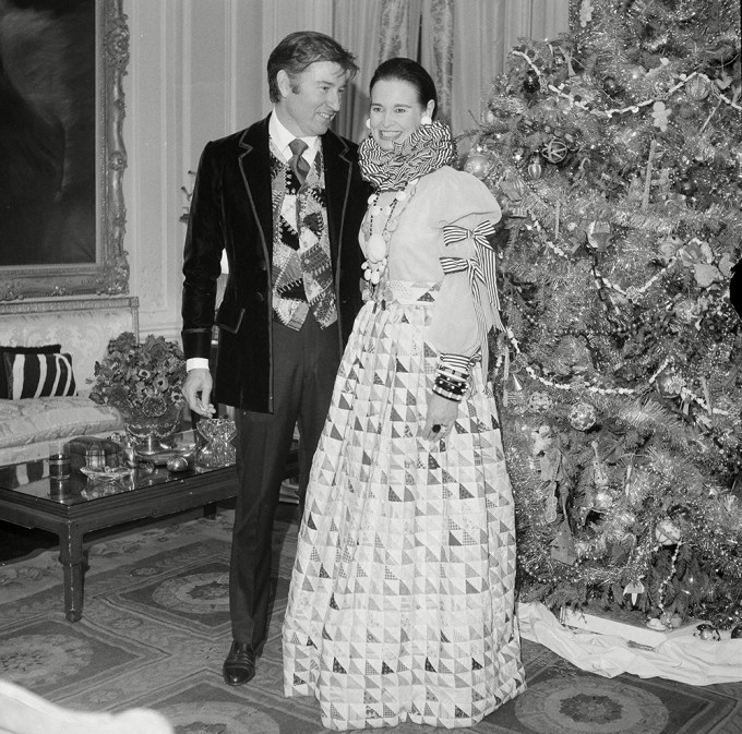 Gloria Vanderbilt & Wyatt Cooper – Christmas 1970