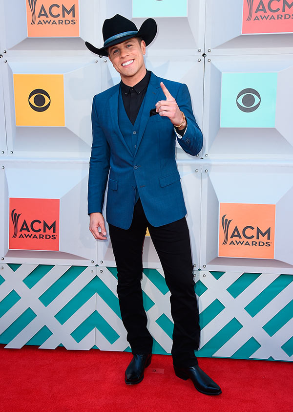 red-carpet-acm-awards-2016-academy-of-country-music-dustin-lynch