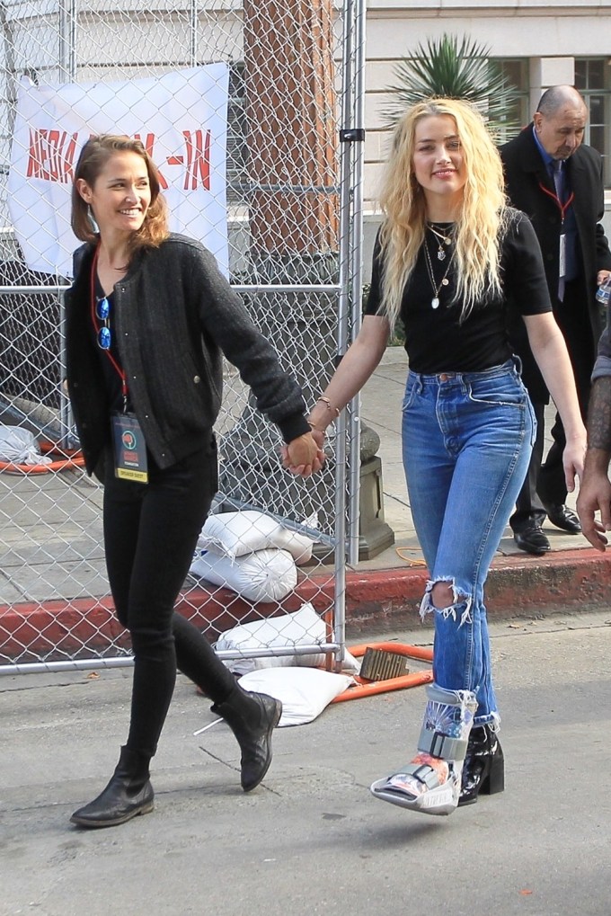 Amber Heard Holds Hands With Bianca Butti at the Women’s March