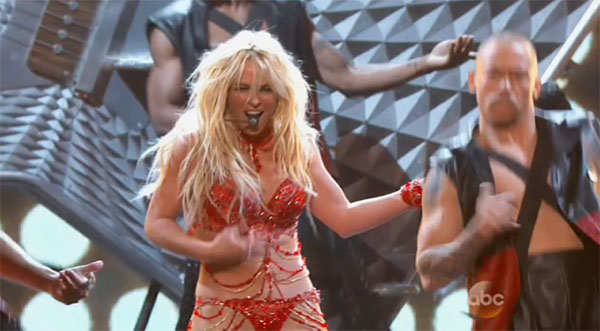 Britney-Spears-Performance-2016-Billboard-Music-Awards-6
