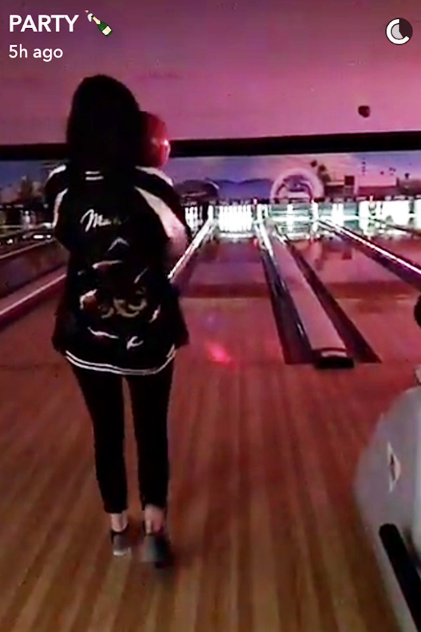 kylie-jenner-partynextdoor-bowling-date-night-2