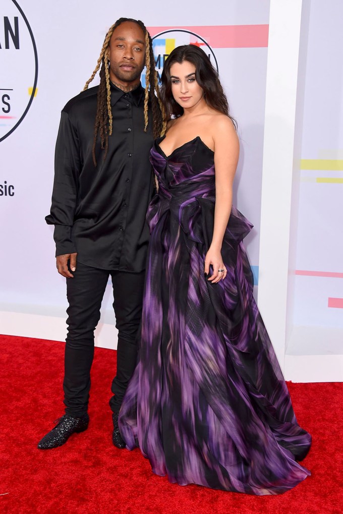 Sweet Couple Alert on the Red Carpet at the AMAs
