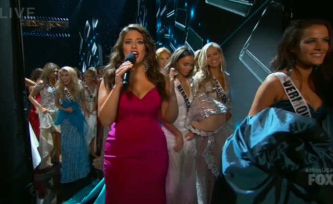 ashley-graham-outfit-change-miss-usa