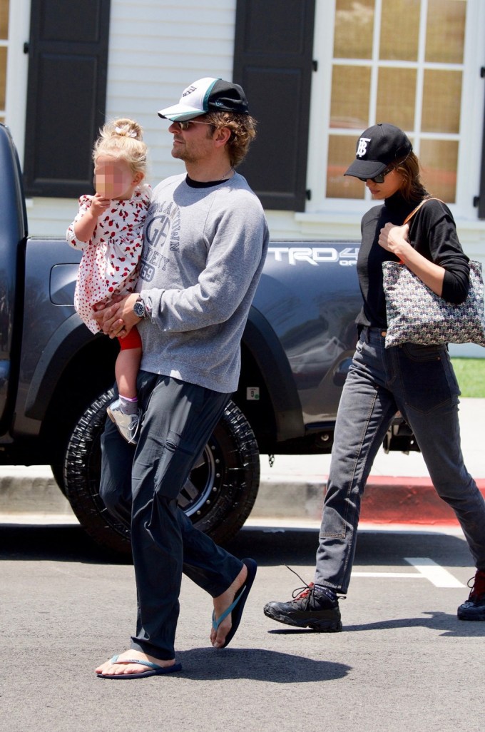 Bradley Cooper And Irina Shayk Take Their Daughter For Ice Cream
