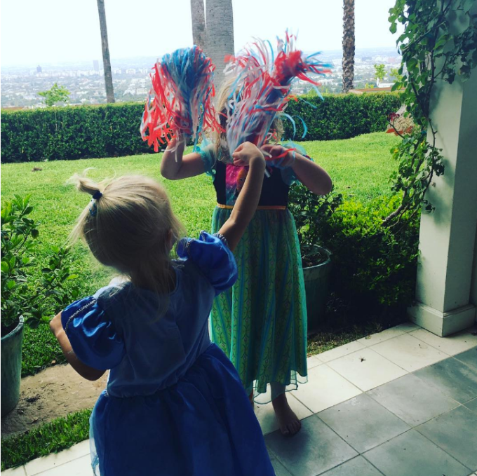 Drew Barrybore celebrates the 4th of July with her children