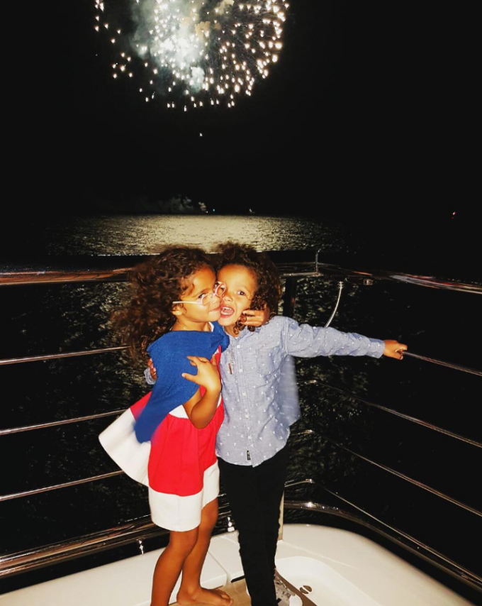 Mariah Carey celebrates the 4th of July with her family