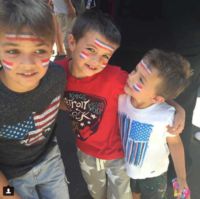 Melissa Joan Hart celebrates the 4th of July with her family