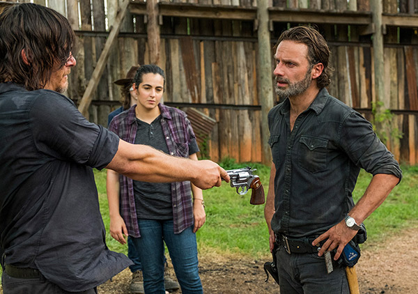 the-walking-dead-episode-708-rick-lincoln-935