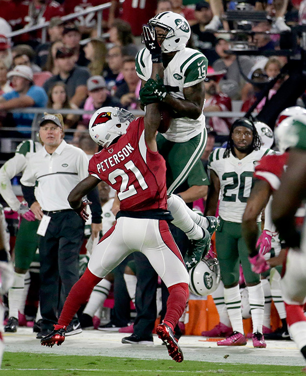 brandon-marshall-jets-player-makes-unreal-leaping-catch-during-monday-night-football-ftr