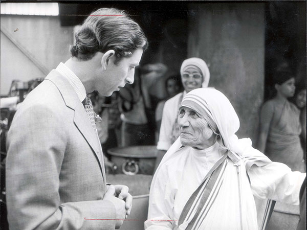 Prince Charles – Prince Of Wales – December 1980 Prince Charles Meets Mother Teresa In Calcutta During His Visit To India And Nepal In 1980…..royalty