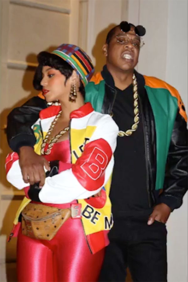 VIDEO] Beyonce & Jay-Z Look In Love Dancing At Halloween Party