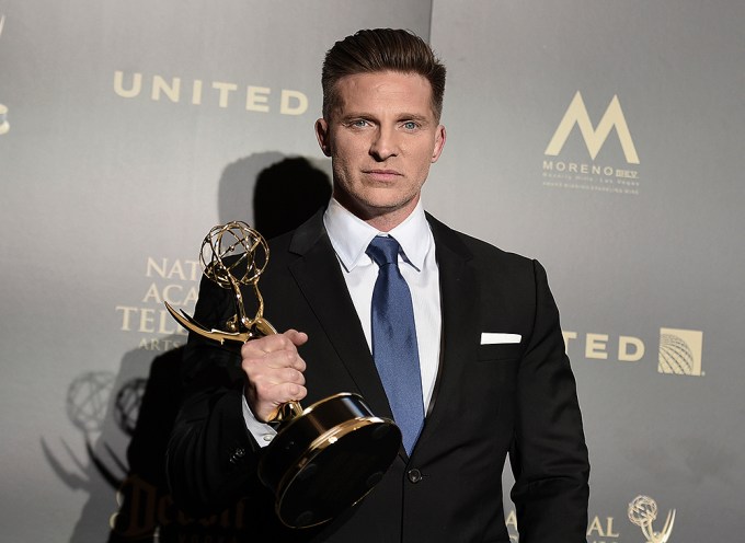 Steve Burton With his Daytime Emmy at the 2017 Awards Show