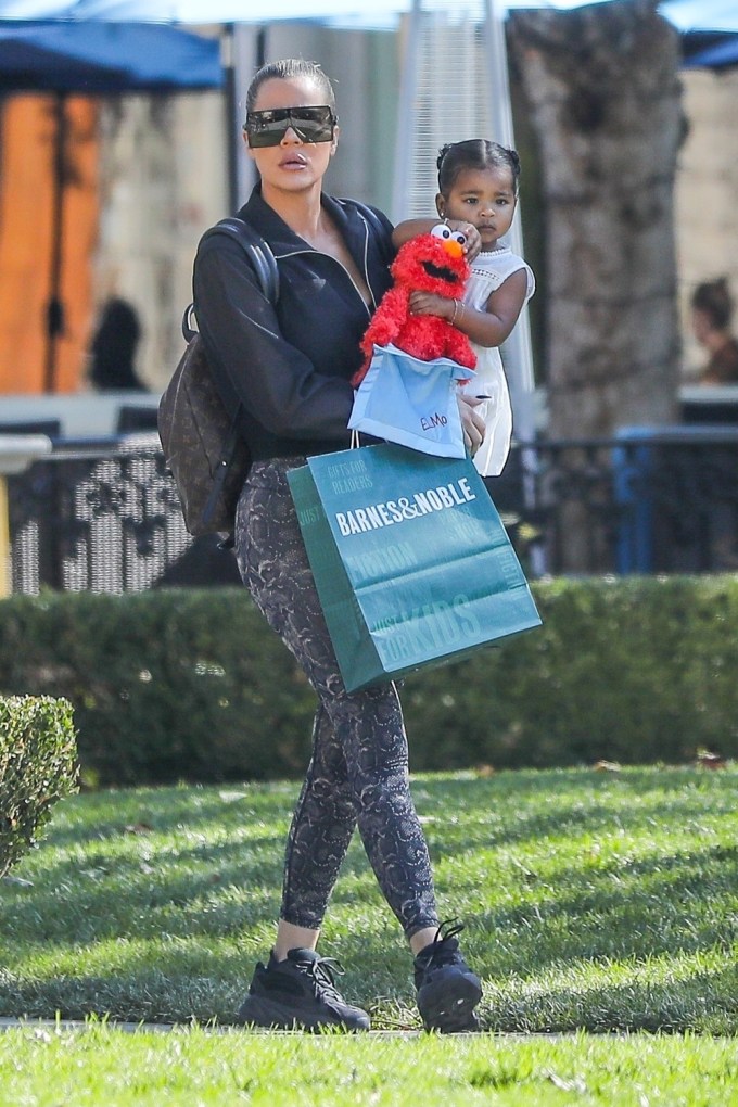 Khloe Kardashian Takes Baby True To Barnes & Noble
