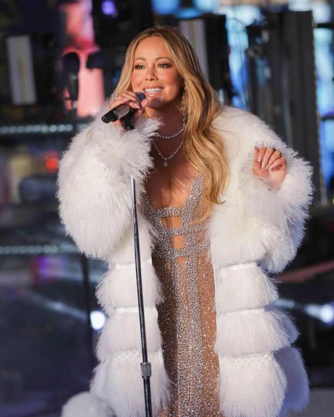 Mariah Carey Performs In Times Square
