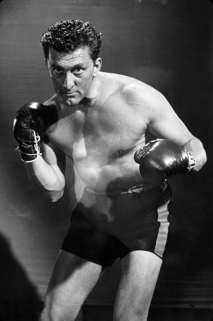 Kirk Douglas in boxing gloves