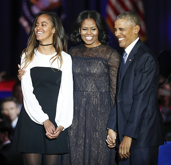 Malia & Michelle Obama With Barack At His Farewell Address