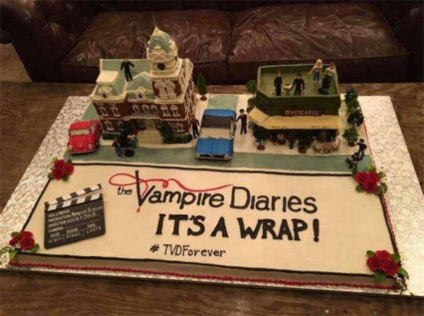 the-vampire-diaries-series-finale-cake
