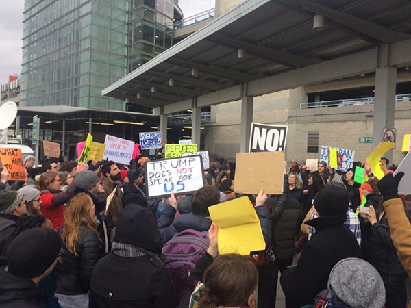 trump-travel-ban-protests-airport-14