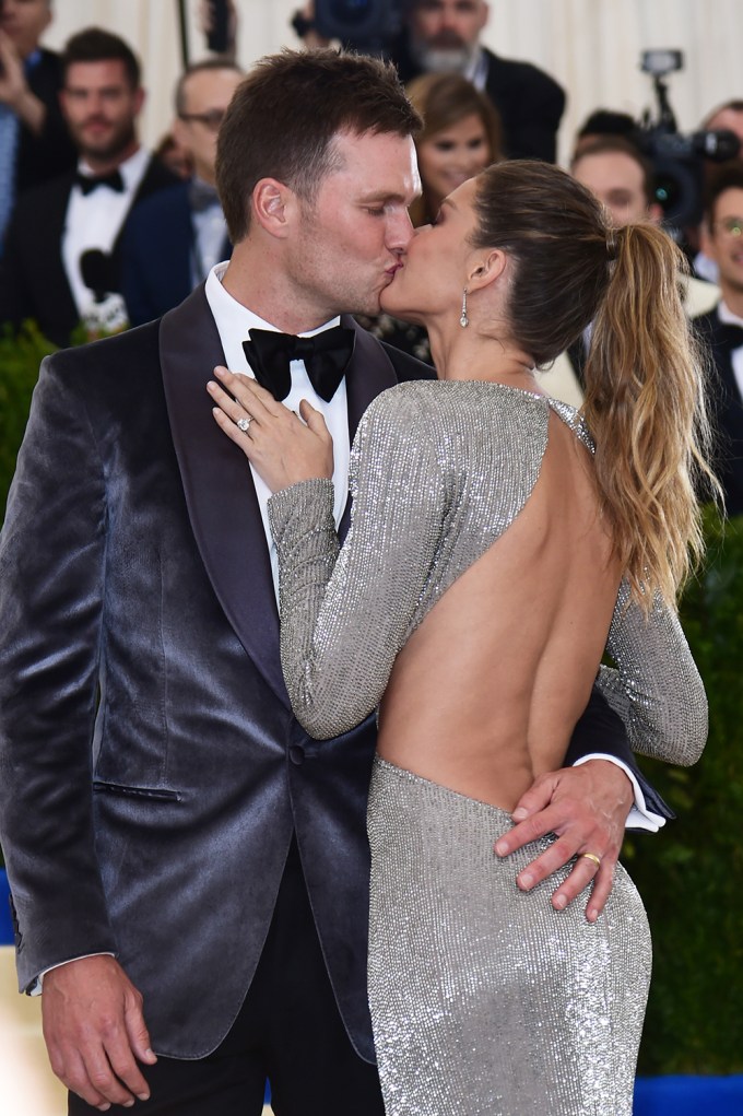 Tom Brady & Gisele Bundchen Kiss At The 2017 Met Gala