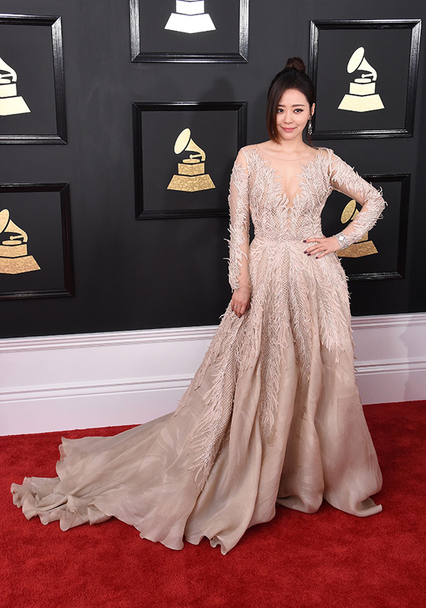 2017 Grammys Fashion — See The Best Dressed Celebs On The Red Carpet