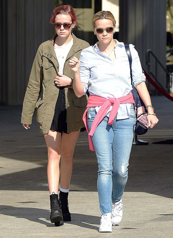 Ava Phillippe & Reese Witherspoon iIn Los Angeles