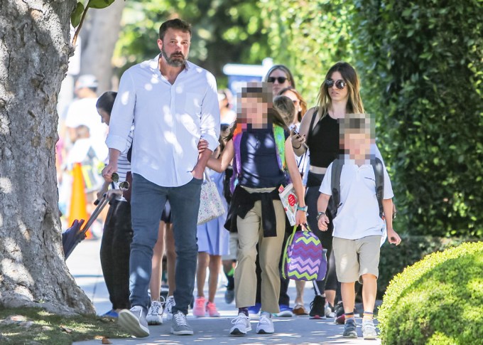 Ben Affleck Picks Up His Kids From School