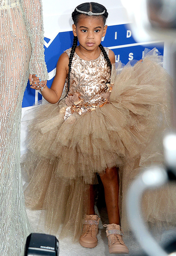 blue-ivy-outfits-5