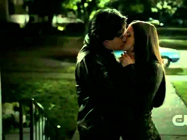 What Episode Do Damon And Elena Kiss For The First Time? & 14