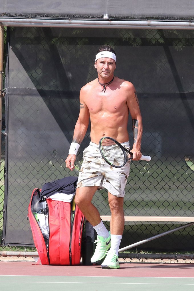 Gavin Rossdale looks sexy playing tennis shirtless