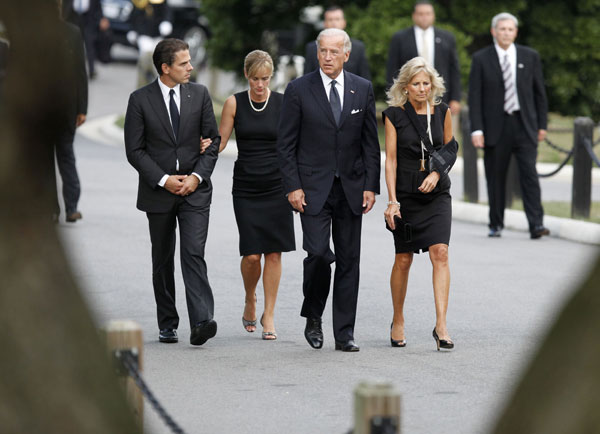 Hunter Biden Walking With His Family