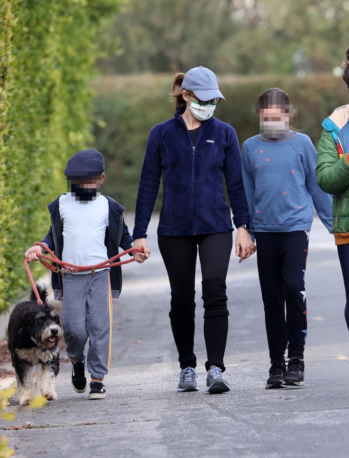 Jennifer Garner Wears Homemade Masks With The Kids