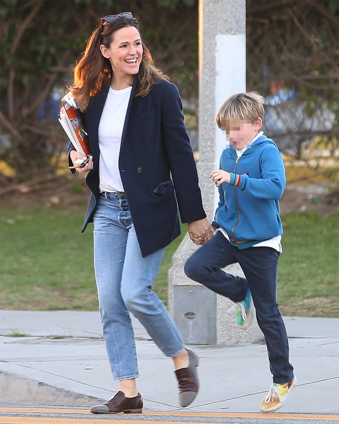 Jennifer Garner & Son Samuel Have Fun In LA