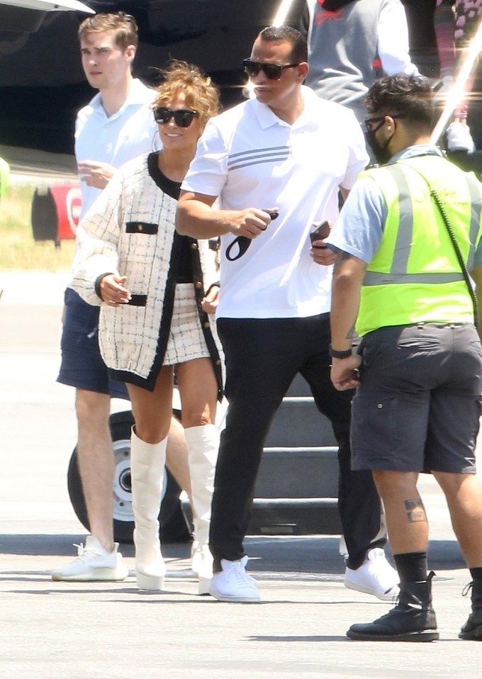 Jennifer Lopez and Alex Rodriguez Take Off on Family Trip