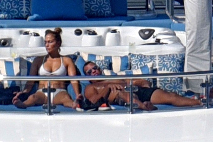 Jennifer Lopez & Alex Rodriguez Sunning On Vacation