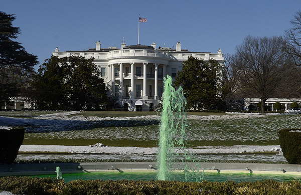 white-house-green-fountain
