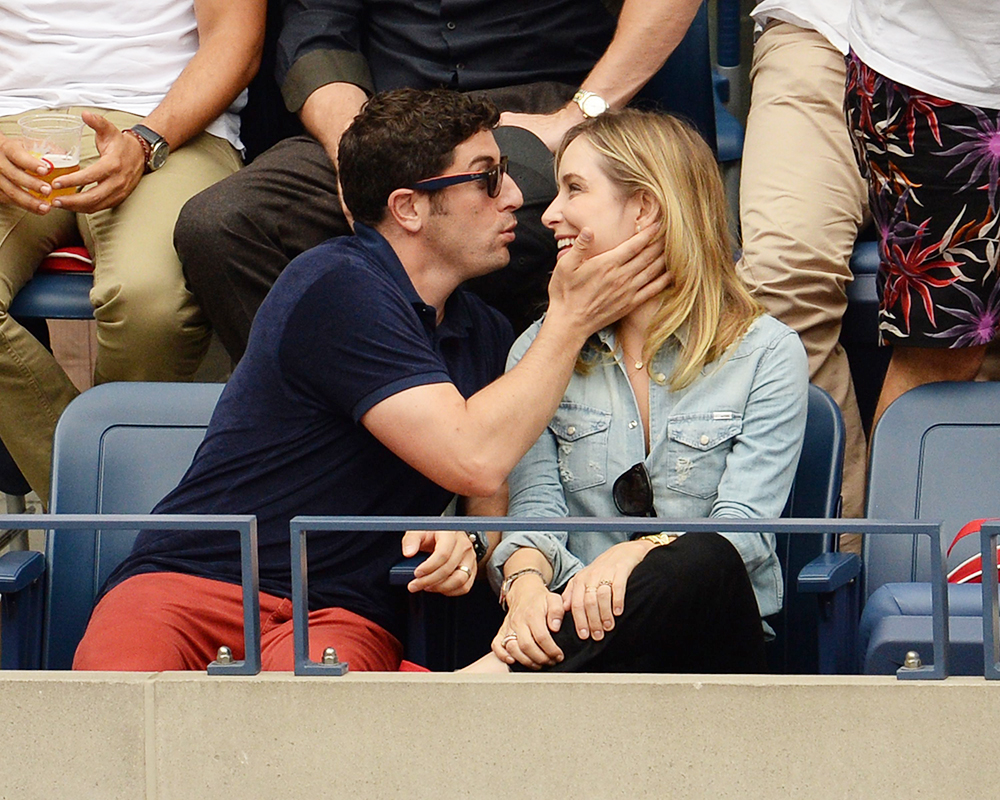 Jenny Mollen and Jason Biggs See Photos Of The Funny Couple