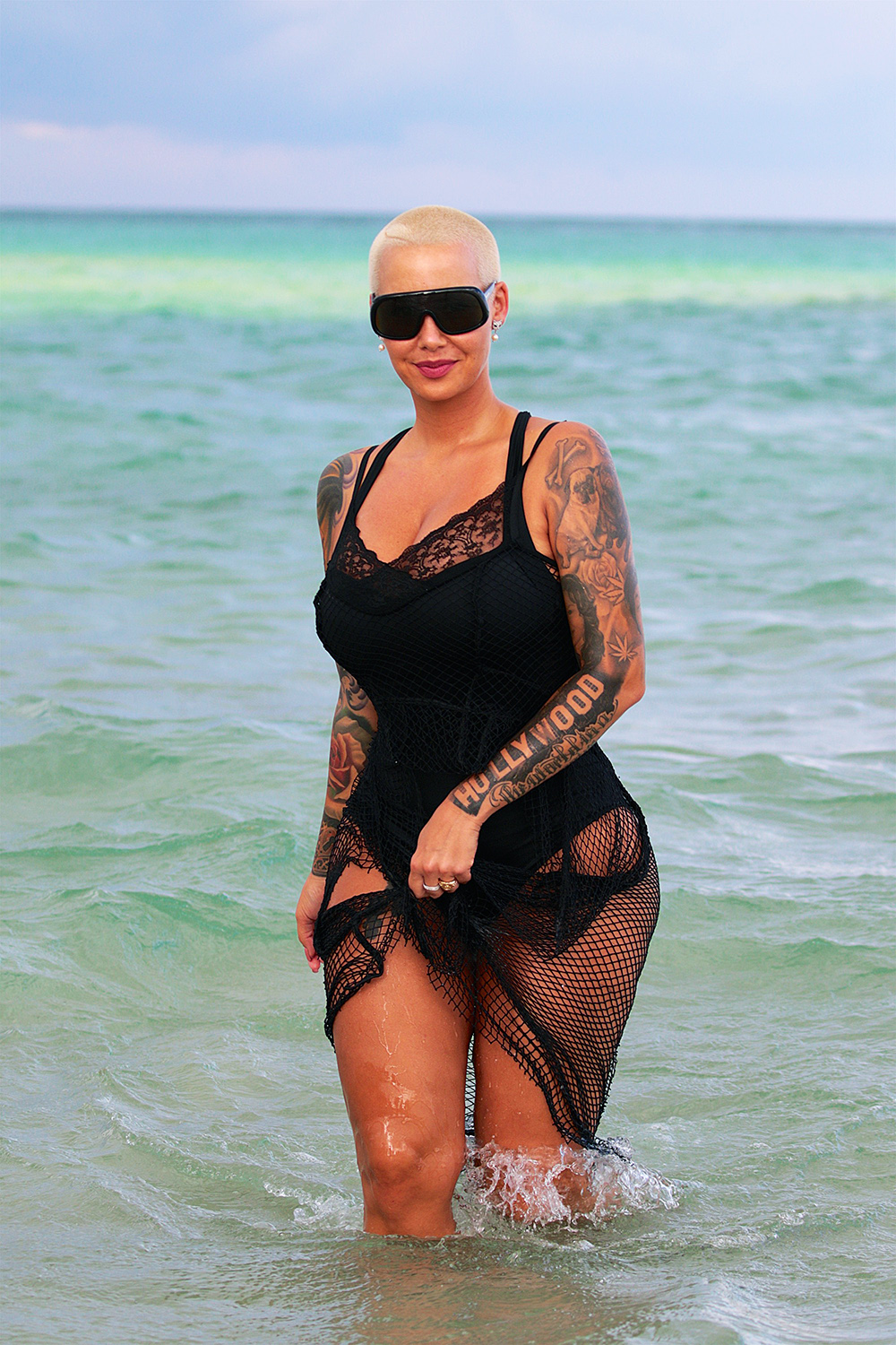 Stars Wearing One-Piece Swimsuits See Photos picture