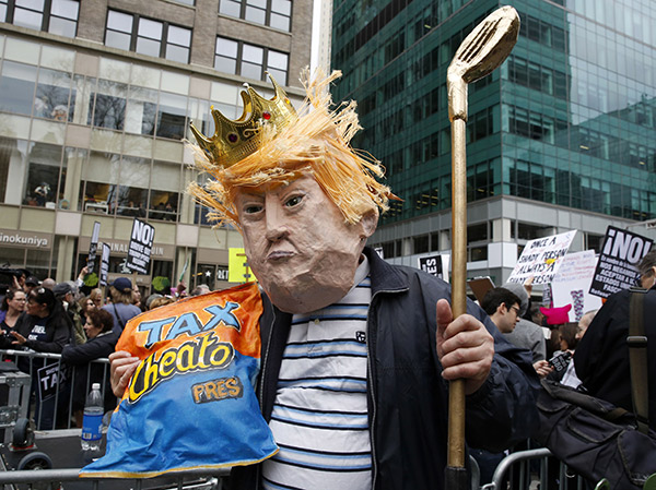tax-march-against-donald-trump-new-york-april-15-2017-11