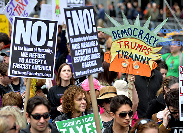 tax-march-against-donald-trump-new-york-april-15-2017-3