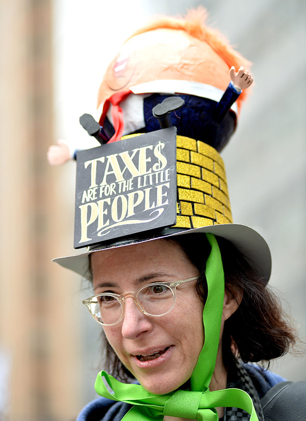 tax-march-against-donald-trump-new-york-april-15-2017-4