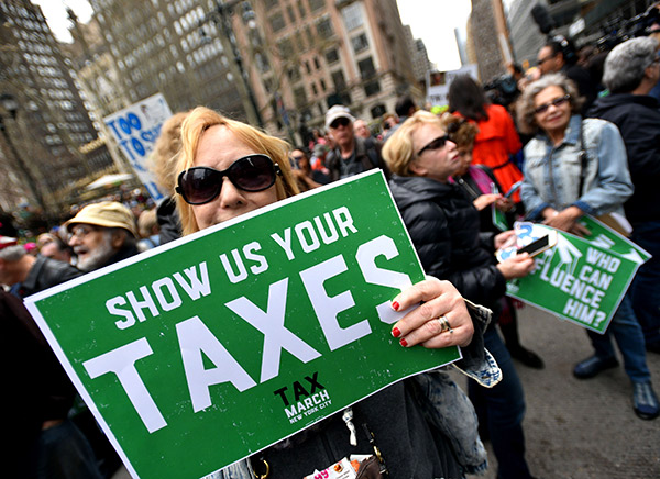 tax-march-against-donald-trump-new-york-april-15-2017-6