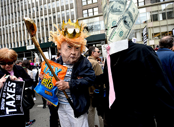 tax-march-against-donald-trump-new-york-april-15-2017-7