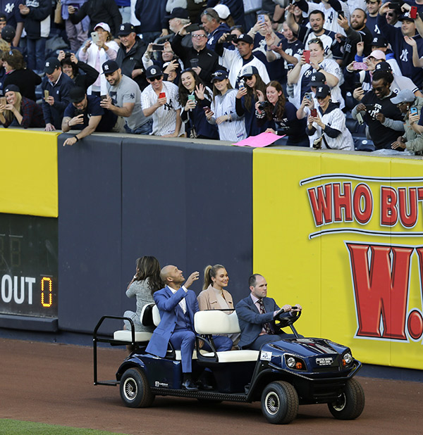 Derek Jeter's Jersey Retirement Ceremony At Yankees Stadium — Pics