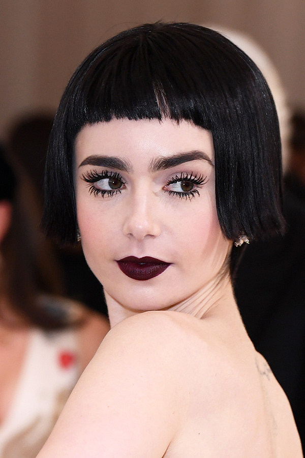 Lilly-Collins-met-gala-2017-beauty