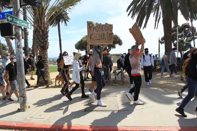 Machine Gun Kelly and Mod Sun protesting in Santa Monica