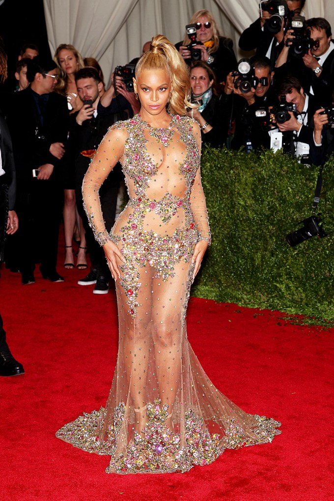 Beyoncé Dazzles In Givenchy